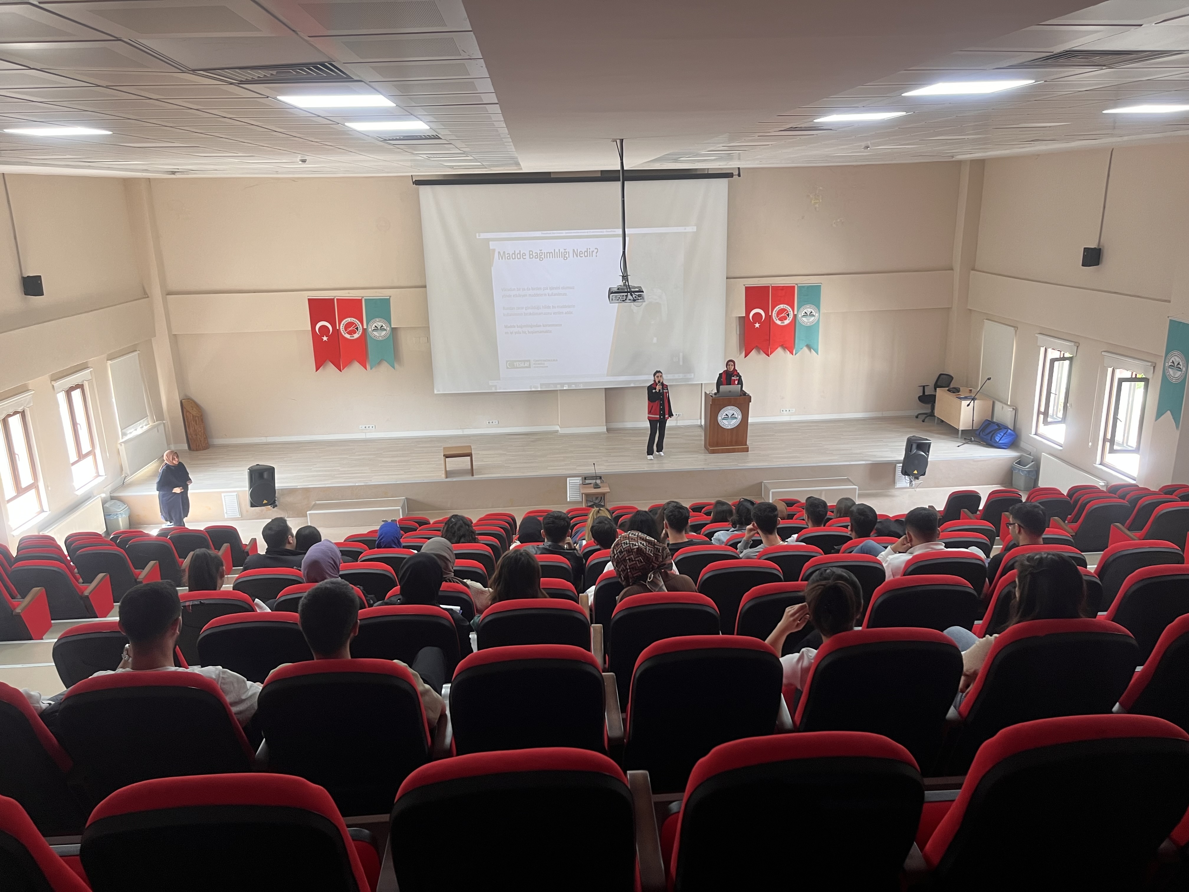 Yüksekokulumuzda Aile Haftası Etkinlikleri Kapsamında Düzenlenen Eğitimler Tamamlandı